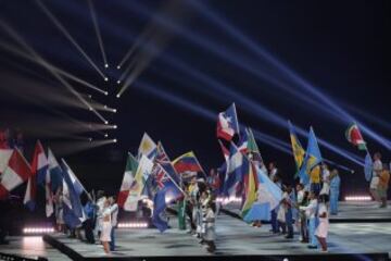 Los deportistas abanderados participaron en la clausura de los Juegos Panamericanos 2015 en Toronto.