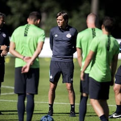 Cocu: "No le tenemos miedo al Atlético de Madrid"
