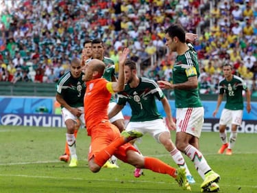 Arjen Robben revive en México el #NoEraPenal