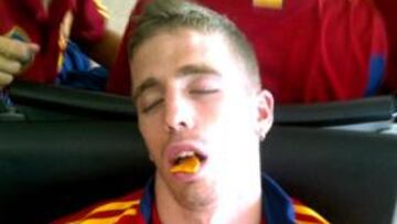 De Gea colgó en 'Twitter esta foto de Muniain en el avión de regreso a Madrid