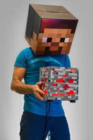 Un PC diseñado como un cubo de Minecraft