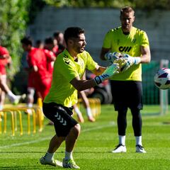 Ipurua dictará sentencia en el duelo de las porterías entre Eibar y Racing