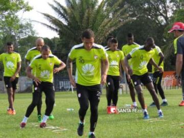 19 jugadores de Santa Fe viajaron a Bolivia para el partido frente a Oriente Petrolero el 4 de febrero.