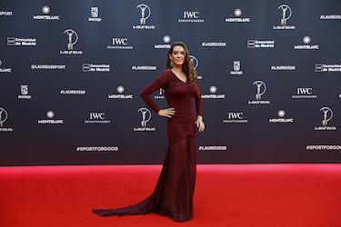 La española Ona Carbonell a su llegada a la alfombra roja.