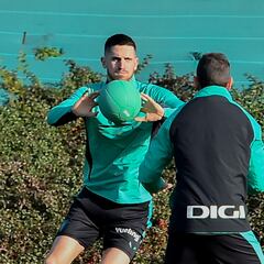 Valverde se lleva a Estambul a todos menos a Sancet