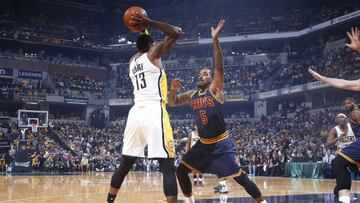 INDIANAPOLIS, IN - APRIL 23: JR Smith #5 of the Cleveland Cavaliers defends against Paul George #13 of the Indiana Pacers in the first half of Game Four of the Eastern Conference Quarterfinals during the 2017 NBA Playoffs against at Bankers Life Fieldhouse on April 23, 2017 in Indianapolis, Indiana. NOTE TO USER: User expressly acknowledges and agrees that, by downloading and or using the photograph, User is consenting to the terms and conditions of the Getty Images License Agreement. Joe Robbins/Getty Images/AFP
== FOR NEWSPAPERS, INTERNET, TELCOS & TELEVISION USE ONLY ==