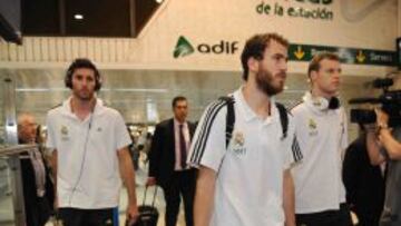 Rudy Fern&aacute;ndez, Sergio Rodr&iacute;guez y Martynas Pocius (que viaja con el equipo pese a su lesi&oacute;n) llegaron ayer por la tarde en AVE a Barcelona con gesto serio.