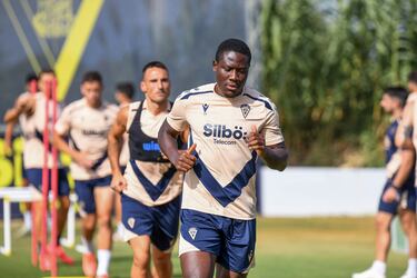 Mwepu se marcha con Zambia y no estará frente al Córdoba