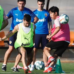 El Valencia intenta renovar a Kang-in Lee antes de cederle