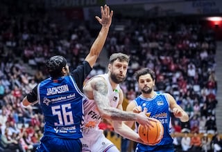 El Girona encarrila la permanencia