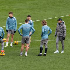 Simeone muestra su once para Barcelona