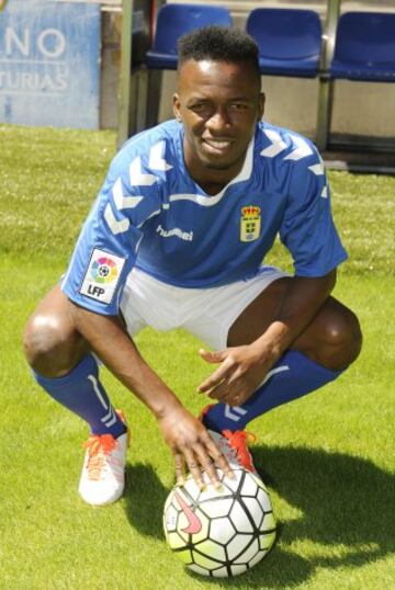 Presentación de Koné como jugador del Oviedo.