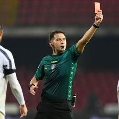 Morata no pudo contenerse y le costó la expulsión