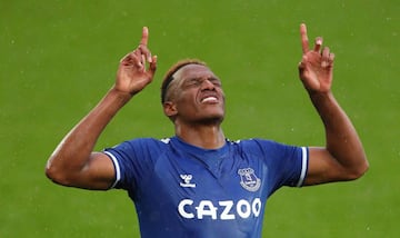 Ritmo frenético del Everton en la Premier League. El conjunto de Ancelotti sigue con rendimiento perfecto y en esta ocasión doblegó al Brighton en Goodison Park con doblete de James Rodríguez y otra anotación de Yerry Mina.