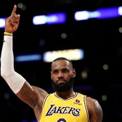 How many points per game is LeBron James averaging for the Lakers this season?