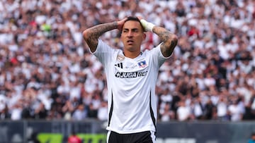Futbol, Colo Colo vs Universidad Catolica.
Fecha 20, Liga de Primera 2025.
El jugador de Colo Colo Javier Correa, lamenta perder ocasion de gol durante el partido de primera division disputado en el Estadio Monumental Davis Arellano, en Santiago de Chile.
16/08/2025
Pepe Alvujar/Photosport
Football, Colo Colo vs Universidad Catolica.
20th turn, Division League 2025.
Colo Colo player Javier Correa regrets missing a goal scoring opportunity during the match during the first division match at the Monumental Davis Arellano Stadium, in Santiago, Chile.
16/08/2025
Pepe Alvujar/Photosport