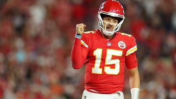 The Kansas City Chiefs dominated the Tampa Bay Buccaneers for all sixty minutes on Sunday night. The Chiefs improve to 3-1 while the Bucs drop to 2-2.