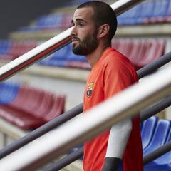 Vidal nears Camp Nou exit after being left out of Barça squad