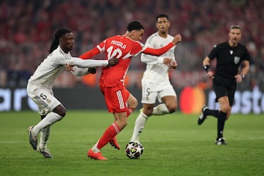 El mediocentro francés es amonestado por un agarrón a Jamal Musiala.