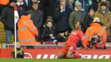 Sterling celebró así su gol.