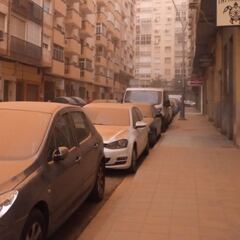 Lluvia de barro en España: cómo se forma y cuándo se convertirá la calima en 'lluvia de sangre'