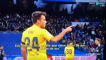 Momento en el que Eric Garc&iacute;a se dirige a Vinicus durante el Cl&aacute;sico.