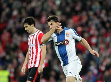 Víctor Sánchez celebra su gol en San Mamés.