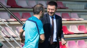Despu¨¦s de la derrota en Granada, los jugadores del Barcelona han recibido la visita del presidentedel club, Josep Maria Bartomeu.