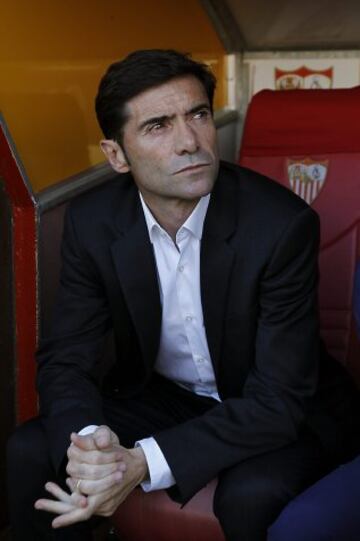 El entrenador del Villarreal CF, Marcelino García, durante el partido frente al Sevilla correspondiente a la trigésimo sexta jornada de Liga, disputado hoy en el estadio Ramón Sánchez Pizjuán.