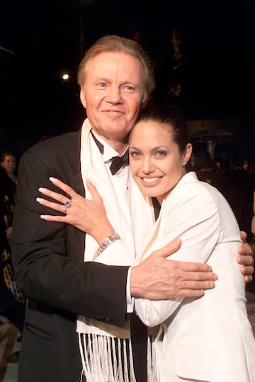 Angelina Jolie con su padre Jon Voight.