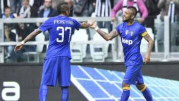 Arturo Vidal será el eje del mediocampo de Juventus. Roberto Pereyra será su apoyo.