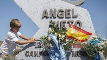 Homenaje a &Aacute;ngel Nieto en la curva que lleva su nombre en Jerez.