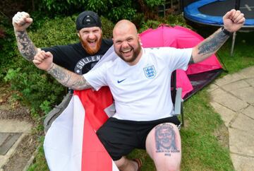 Aficionado inglés con su tatuaje donde se puede leer: "Sir Harry, World Cup Winners 2018"