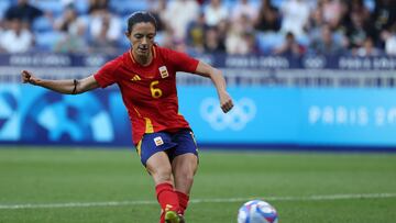 LYON, 03/08/2024.- La centrocampista de España, AItana Bonmati durante el partido de cuartos de final de fútbol femenino de los Juegos Olímpicos de París 2024, disputado en el Estadio de Lyon (Francia). EFE/ Kiko Huesca