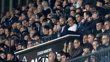 Voulgaris en el palco durante el partido contra el Albacete.