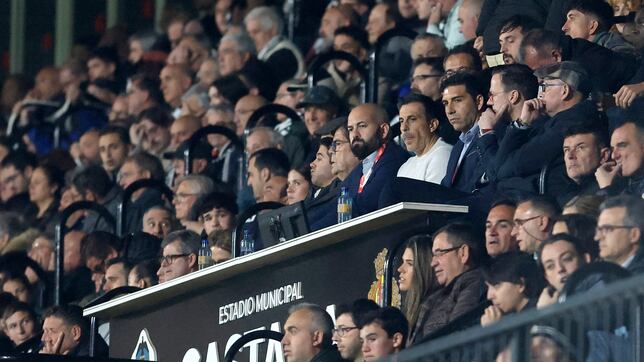 Voulgaris se encaró con el árbitro ‘de forma violenta’: “Es una puta vergüenza”