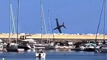 Un avión de acrobacias se estrella contra el mar en Francia