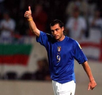 El atacante que brilló con el Atlétcio de Madrid y jugó dos mundialese con Italia, declaró que no era buen jugador y que su deporte favorito era el cricket y que sueño era ser jugador de ese deporte.