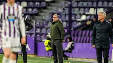 Sergio González en el banquillo del Estadio José Zorrilla.