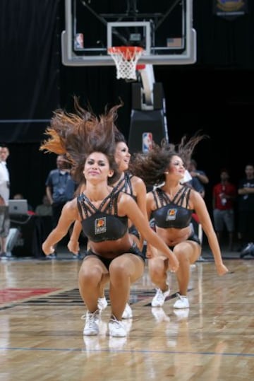 Las cheerleaders ponen el espectáculo en cada partido de la NBA.