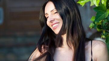 La Mala Rodr¨ªguez sorprende con un atrevido desnudo integral en la cama