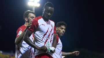 Jugadores del Almería celebran un gol.