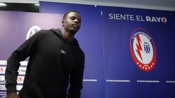 MAJADAHONDA (MADRID), 02/04/2024.- El portero del Rayo Majadahonda, Cheikh Kane Sarr durante la rueda de prensa ofrecida este martes en la Ciudad Deportiva La Oliva. El partido Sestao River Club-Rayo Majadahonda, del Grupo 1 de Primera Federación, fue suspendido en el minuto 87, con 2-1 en el marcador, por insultos racistas que denunció el portero visitante Cheikh Kane Sarr, que se encaró con aficionados de detrás de su portería y fue expulsado por ello. EFE/ Javier Lizon
