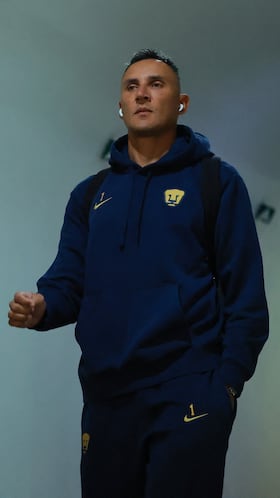 Soccer Football - Liga MX - Pumas UNAM v Monterrey - Estadio Olimpico Universitario, Mexico City, Mexico - February 22, 2026 Pumas UNAM's Keylor Navas arrives before the match REUTERS/Eloisa Sanchez