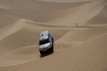 El desierto Gobi bajo las ruedas del Silk Way Rally 2016