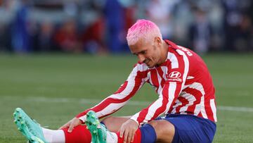 Soccer Football - LaLiga - FC Barcelona v Atletico Madrid - Camp Nou, Barcelona, Spain - April 23, 2023 Atletico Madrid's Antoine Griezmann reacts REUTERS/Albert Gea