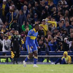 Advíncula, ¿el nuevo 8 de Almirón?