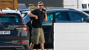 Stole Dimitrievski, el pasado jueves, llegando a Paterna.