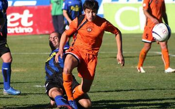 La gran figura de la Roja y actual delantero del Manchester United debutó con 16 años en Cobreloa.