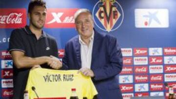 11/08/14 PRESENTACION VICTOR RUIZ
NUEVO JUGADOR DEL VILLARREAL CF
ROIG PRESIDENTE